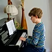 10 Yas Piyano Dersi 1