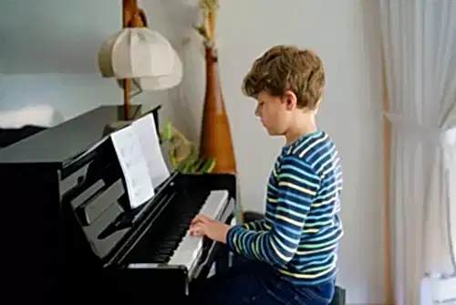 10 Yas Piyano Dersi 1