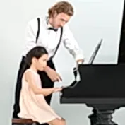 11 Yas Piyano Dersi 1